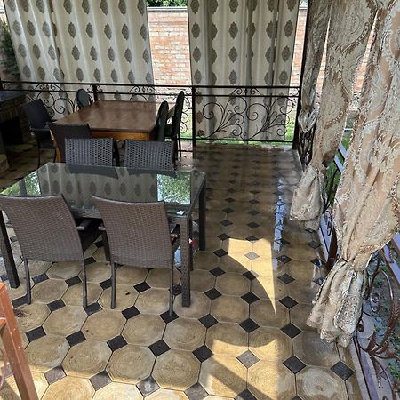 Amanat Guest House Bishkek Ngoại thất bức ảnh