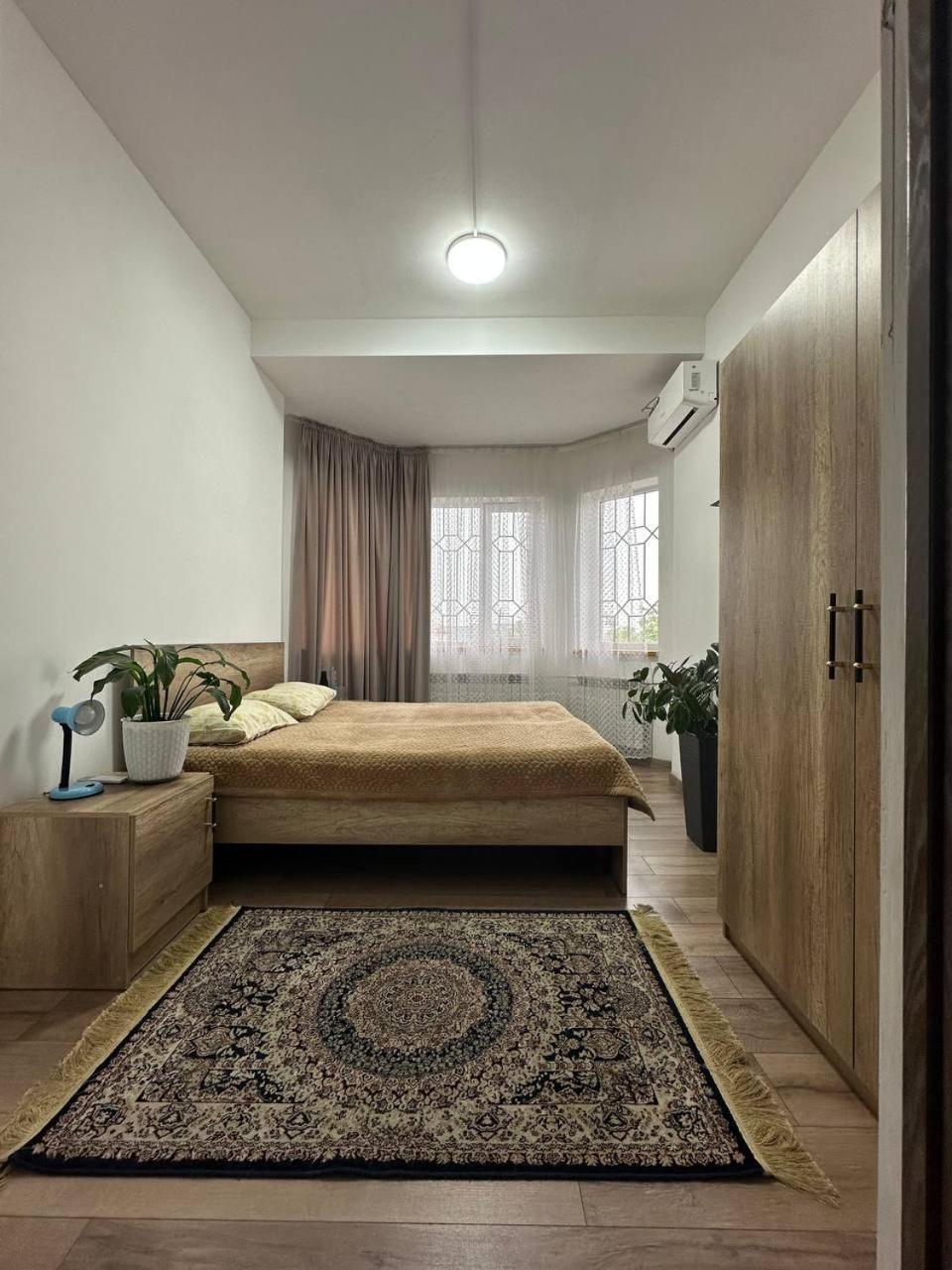 Amanat Guest House Bishkek Ngoại thất bức ảnh