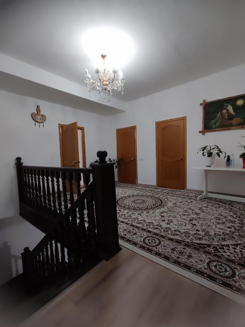 Amanat Guest House Bishkek Ngoại thất bức ảnh