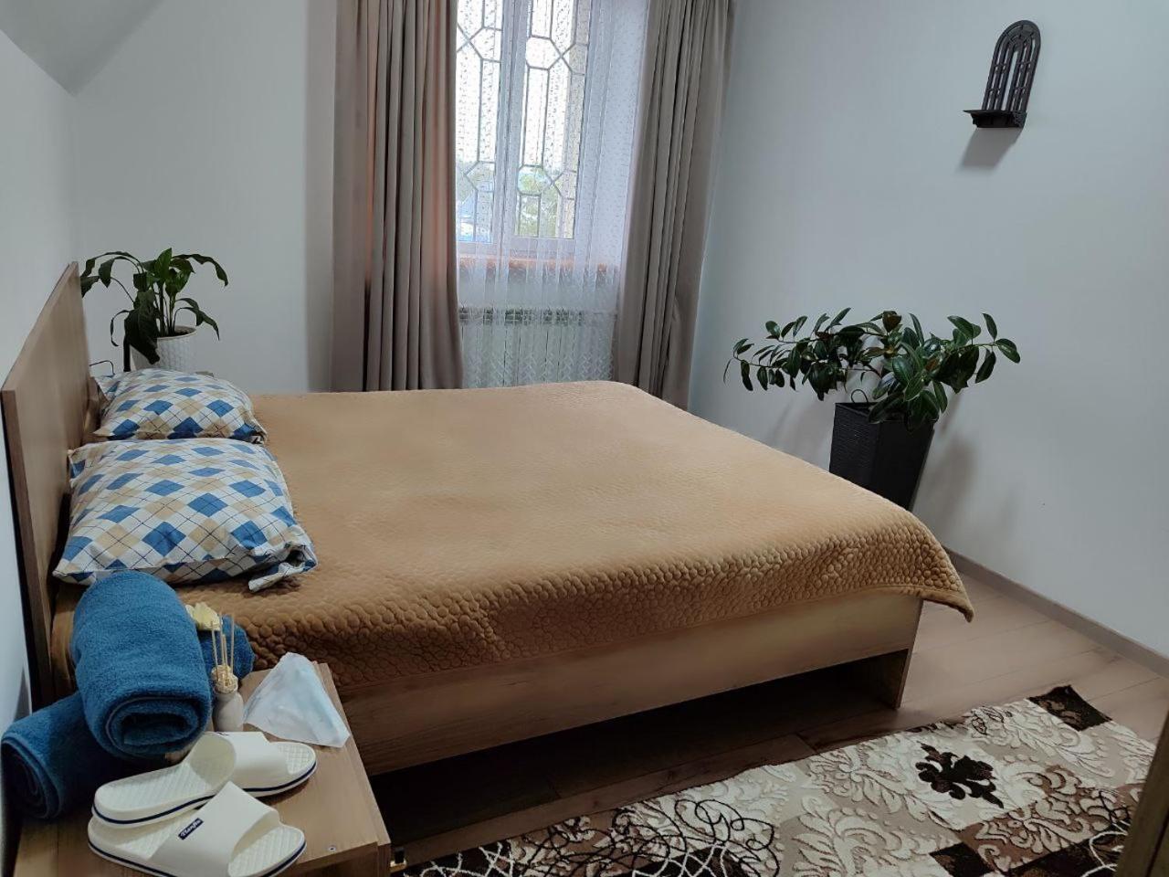 Amanat Guest House Bishkek Ngoại thất bức ảnh