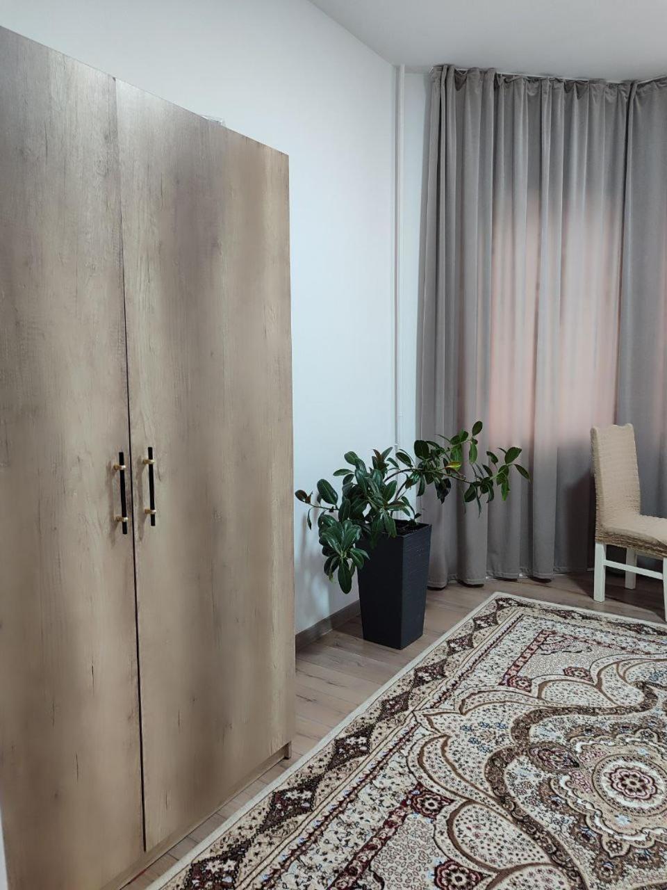 Amanat Guest House Bishkek Ngoại thất bức ảnh