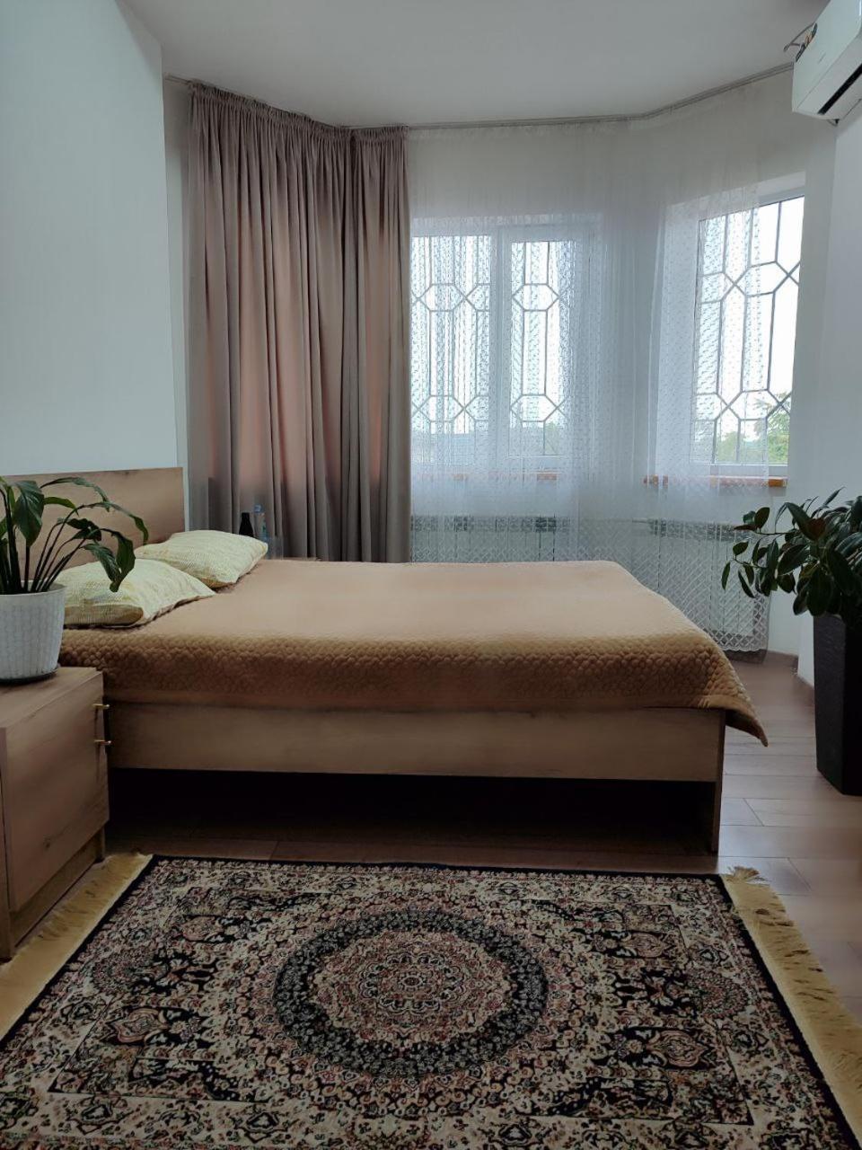 Amanat Guest House Bishkek Ngoại thất bức ảnh