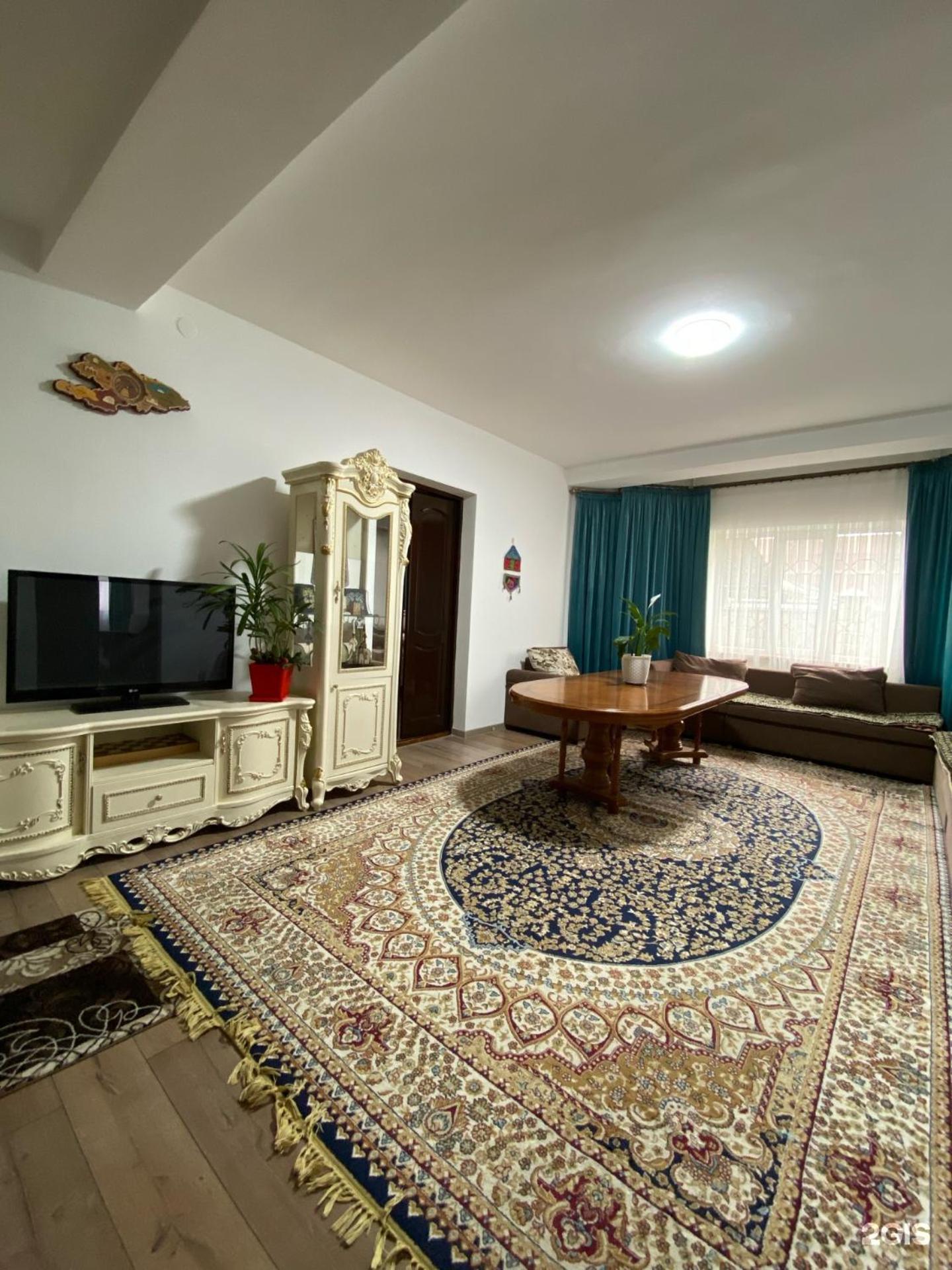 Amanat Guest House Bishkek Ngoại thất bức ảnh