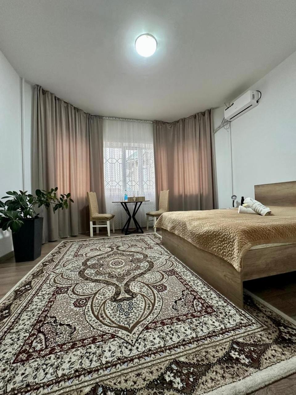 Amanat Guest House Bishkek Ngoại thất bức ảnh